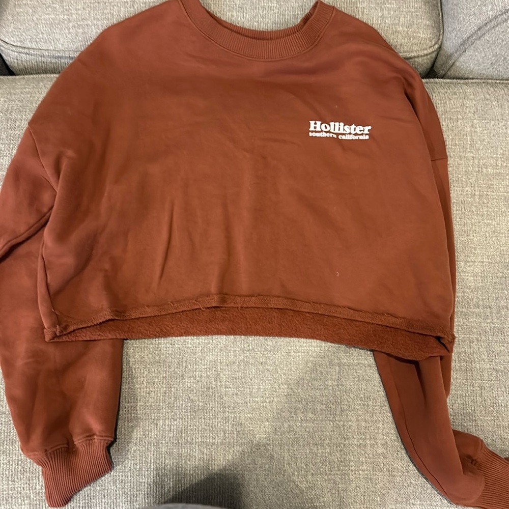 Hollister cropped long sleeve sweater size XS